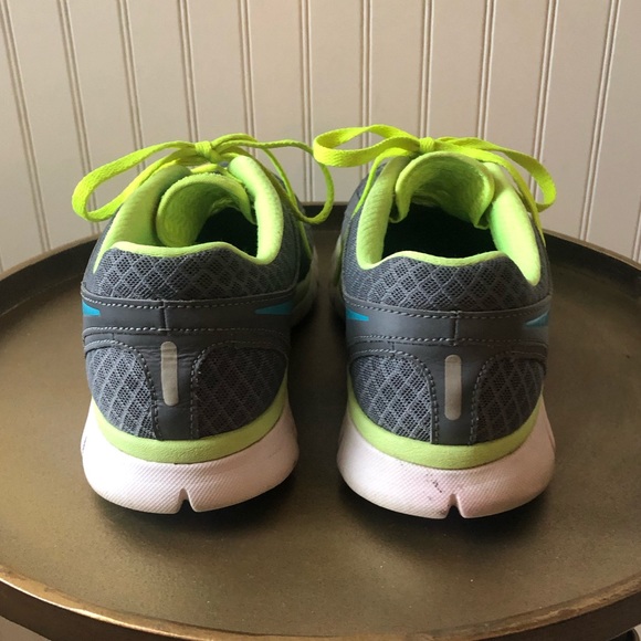 NIKE FLEX 2013 RUNNING SHOES. SIZE: 7.5. EUC - Picture 4 of 7